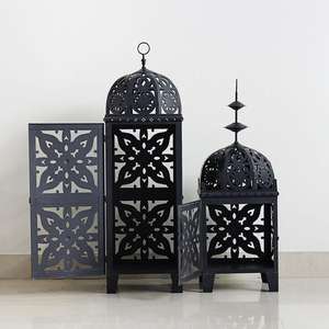 Vente en gros de lanterne marocaine décorative en fer doré avec poignée Usefu pour la décoration intérieure et les occasions de Noël - Product Image 2