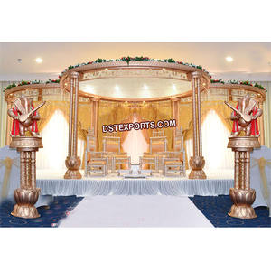 Boda exclusiva Triple pilar "Mandap" EE. UU. Boda hindú Triple Polo Mandap Calgary elegante boda Tri pilar "Mandap" - Product Image 1