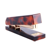 Ensemble de papeterie de bureau en acrylique imitation écaille de tortue : porte-stylo, presse-papiers, distributeur de ruban adhésif et agrafeuse