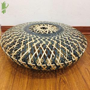 Pantalla de Lámpara de Bambú Ecológica Tallada a Mano con Diseño de Ángel, Procedente de Vietnam 2022 - Product Image 6