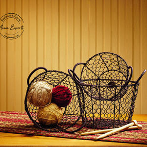 Panier en fil de fer vintage conçu sur mesure Article promotionnel en métal écologique avec revêtement en poudre noire pour vêtements - Product Image 1