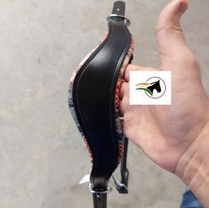 Licou de cheval en cuir équestre de haute qualité avec conception de pièce de joue de nez de canal vide de luxe rembourrage imprimé serpent personnalisable - Product Image 4