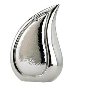 De Metal de alta calidad artesanía gota de lágrima cremación urnas para Uso en adultos con níquel acabado - Product Image 1