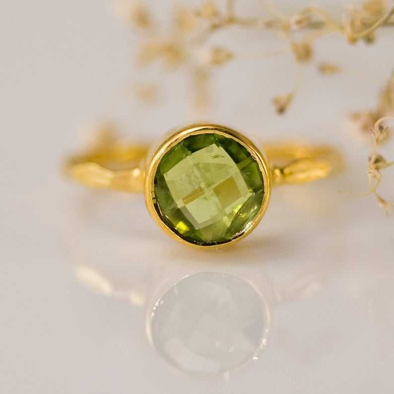 สีเขียว