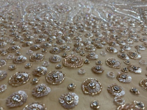 Tissu de dentelle perlée fait à la main de luxe avec paillettes tissu de broderie à la main fabricant indien pour accessoires de vêtement prix d'usine - Product Image 2