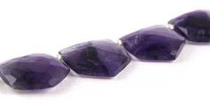 Meilleure qualité 4 pièces améthyste bleue naturelle pierres précieuses facettes Pentagone forme Briolette perles pour la fabrication de bijoux - Product Image 4