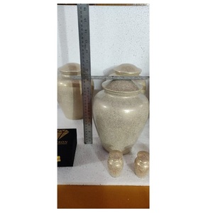 Urna de cremación clásica para cenizas, suministros funerarios de alta calidad de latón hechos a mano, fabricante indio, tasa al por mayor - Product Image 1