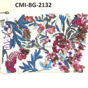 Dernières créations de pochettes à main perlées faites à la main pour femmes, avec fermeture éclair, en toile brodée, idéales pour les soirées et les événements. - Product Image 4