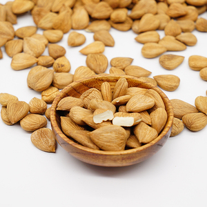 Amandes crues séchées de Californie de qualité supérieure, 25 kg/sac - Product Image 1