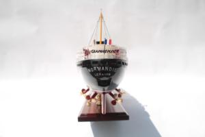 Modèle de bateau en bois d'acacia USS NORMANDIE fait à la main, 80x12x29 cm, en provenance du Vietnam, cadeau d'affaires pour toute occasion - Product Image 5