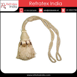 Llavero con borlas - Product Image 3