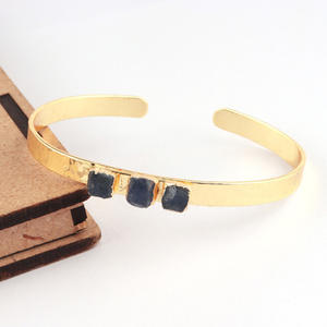 Pulsera de acero inoxidable con diseño de lujo para mujer, brazalete de tanzanita natural Enchapado en oro, piedra de nacimiento, martillo, acabado ajustable - Product Image 4