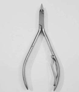 Cortador de metal profesional al por mayor para pedicura, cortador de uñas para pies encarnados original de fábrica, pinzas para cutículas en color cromado dorado - Product Image 3