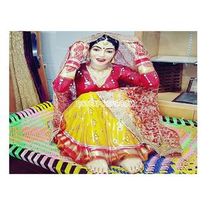 Statue de mariée en Fiber de verre, Statue traditionnel, prénuptial, décoration de mariage, taille de vie, en vente - Product Image 1