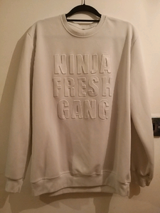 Jersey de manga larga con cuello redondo en relieve personalizado de alta calidad con logotipo teñido liso para invierno - Product Image 3