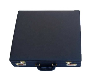 Étui rigide pour tablier maçonnique en cuir brodé avec fermeture magnétique et paillettes à coudre - Product Image 2