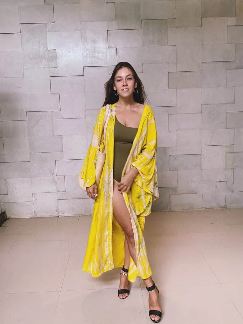 สีเหลือง