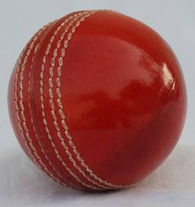 Balle de cricket personnalisée de haute qualité directement du fabricant en cuir dur - Product Image 3