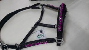 Cabestro para Caballo de Cuero Negro con Detalles en Latón Lila, Diseño Moderno, Nailon Resistente, Modelo Internacional 7860H, Gran Venta - Product Image 2