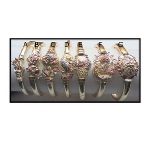 TRI-COLOR KADAS Mixed Design Stock Fashion Charm Bracelets pour US5 & 6 - Product Image 1