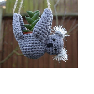 Perchas navideñas de ganchillo hechas a medida, de plantas de ganchillo con asas de yute y perchas grises en forma de animal - Product Image 1