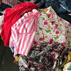 เสื้อผ้ามือสองแบบเบล คละแบบฤดูร้อน 45กก. 50กก. 80กก. 90กก. 100กก. เกรด A คุณภาพดี ผ้าฝ้าย โพลีเอสเตอร์ ผ้าไหม ผสม จากจีน - Product Image 4