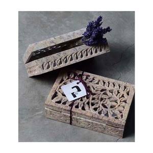 Hermosa Caja de Joyería de Piedra de Savia Pulida Hecha a Mano con Diseño Tallado, Sostenible y Duradera - Product Image 1