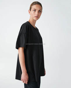 เสื้อยืดโอเวอร์ไซส์ผู้หญิงคุณภาพสูง ผ้าฝ้าย 100% พิมพ์ลายกราฟิก พร้อมบริการรับผลิตป้ายคอเสื้อและบรรจุภัณฑ์ตามสั่ง - Product Image 2