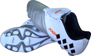 Zapatos de fútbol personalizados, botas de fútbol de cuero PU, calzado deportivo de encaje para interiores para niños, lo último en ventas, su diseño - Product Image 3