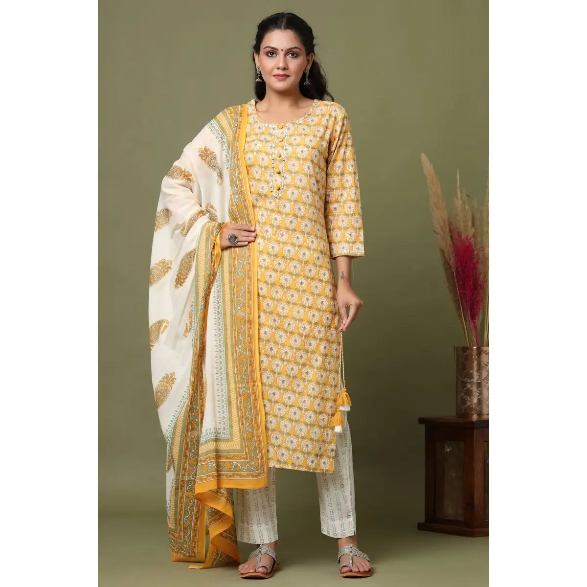 Vestido de noiva e festa, vestido longo com cores amarelas bordado de salwar kameez