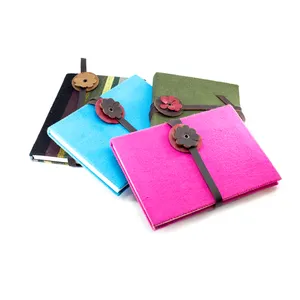 Handgemaakte Lokta Papier Notebook Met Gheri Cover En Lederen Lock