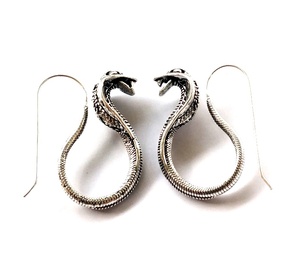 Pendiente de aro de rey Cobra, pendiente de aro de serpiente plateado - Product Image 3