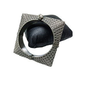 Bracelet indien pour filles et femmes, fait à la main, style argenté, look occidental, grossissant, nouvelle tendance - Product Image 2