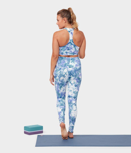 Sujetador de espalda cruzada con estampado por sublimación para mujer, de cintura alta legging, conjunto de yoga con impresión personalizada y diseño a precio de fábrica - Product Image 3