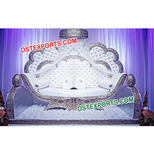 โซฟาแต่งงาน Royal Maharani โลหะเงินโลหะสีขาวหนังโซฟาดูหรูหรา - Product Image 1