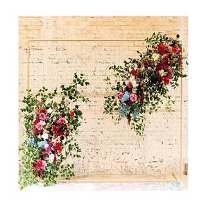 Fondo de diseño fantástico en fondo de color dorado metálico con decoración de flores artificiales uso a buen precio - Product Image 1