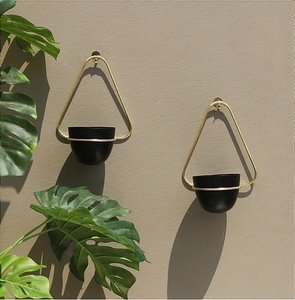 Soporte de maceta de pared de Metal de gran diseño y tendencia utilizado para decoración de macetas Color dorado Diseño moderno Soporte de macetas de pared de Metal - Product Image 5