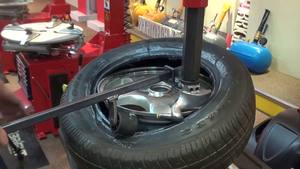 Cambiador <span class=keywords><strong>de</strong></span> neumáticos automático con brazo oscilante, máquina <span class=keywords><strong>de</strong></span> diseño <span class=keywords><strong>de</strong></span> neumático 8 - 10 Bar, caja <span class=keywords><strong>de</strong></span> madera <span class=keywords><strong>de</strong></span> 260 kg, equipo <span class=keywords><strong>de</strong></span> tienda <span class=keywords><strong>de</strong></span> reparación <span class=keywords><strong>de</strong></span> automóviles usado - Product Image 5