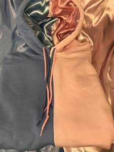 Vente en gros de sweats à capuche doublés en satin de polyester/coton anti-rétrécissement taille XS avec logo brodé personnalisé vêtements d'hiver en polaire teints dans la couleur unie - Product Image 5