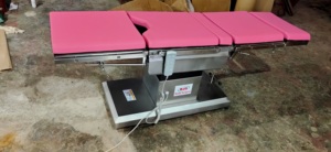 Mesa OT eléctrica ginecológica de suministro directo de fábrica para operaciones de ginecología y cirugía menor - Product Image 2