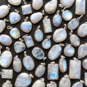 Colgante de piedra lunar con puntas, pendientes de cristal con forma de bala, anillo de piedra lunar turco, colgante de hamsa de mano curativa - Product Image 6