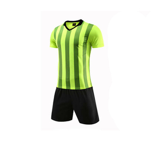Vêtements de football respirants en promotion, ensemble uniforme de football, vêtements de football personnalisés, personnalisez votre nom sur le maillot - Product Image 1