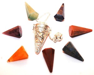 จักระทรงกรวยห้าเหลี่ยม6เหลี่ยมสำหรับจักระดาวลูกตุ้มแกะสลักคริสตัลแกะสลักลายลูกฮวงจุ้ยและรักสไตล์ - Product Image 1