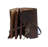 Cuaderno de diario encuadernado de cuero genuino Vintage hecho a mano para hombres y mujeres papeles forrados Kraft 240 páginas con solapa de bloqueo de llave en la cubierta