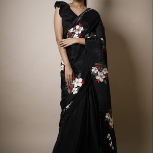 Ropa de recepción de diseñador Algodón Seda con trabajo impreso Color negro Saree y blusa sin costuras Ropa de mujer India Precio al por mayor ApparelGarment - Product Image 1