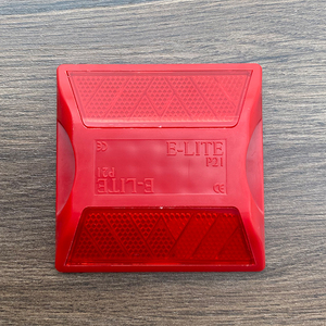 Meilleur réflecteur yeux de chat en plastique réfléchissant les goujons de route marqueurs solaires Led oeil de chat goujon réfléchissant ABS goujon de route en plastique rond - Product Image 1