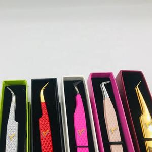 Pince à épiler pointue pour sourcils à pointe dorée avec logo personnalisé de qualité supérieure Vente en gros en acier enduit de poudre durable - Product Image 4