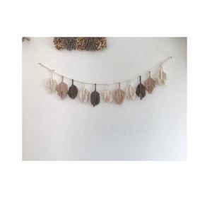 Guirnalda de plumas de macramé de pared hecha a mano directa del Fabricante Mayorista venta directa de fábrica - Product Image 1