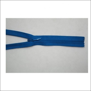 Fermeture éclair invisible à ouverture automatique imperméable OZL pour robes avec une dissimulation parfaite des coutures (Nylon/Plastique/Métal) - Product Image 3