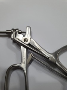 Pistolet manuel en acier inoxydable de qualité supérieure pour hémorroïdes, taille 15 pouces, certifié ISO 13485 - Product Image 4